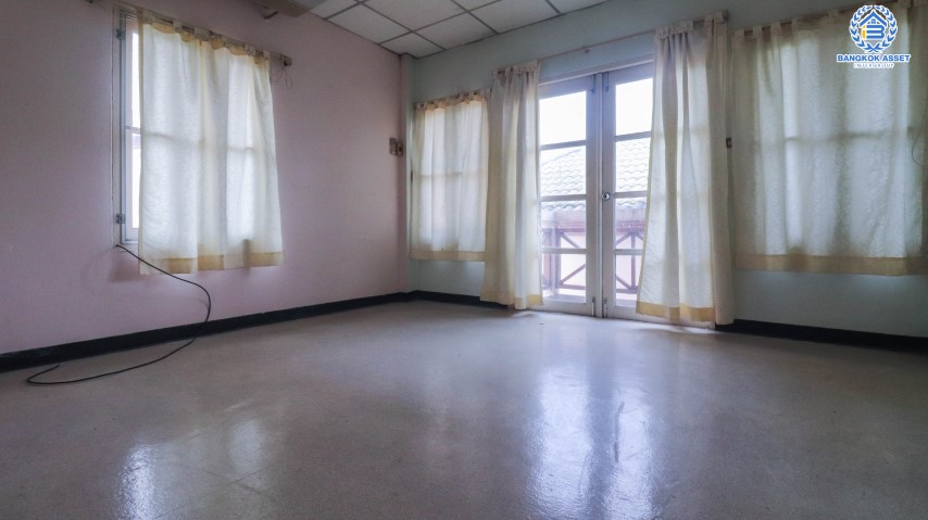 *****ทาวน์เฮ้าส์มือสองย่านนนทบุรี ม.ดิเอมเมอรัลด์พาร์ค เรวดี-ติวานนท์ หลังมุม! บนเนื้อที่ 32.3 ตร.ว. ฟังก์ชั่น 2 ห้องนอน 2 ห้องน้ำ 1 ที่จอดรถ แถมฟรี! 3 เครื่องปรับอากาศ บ้านสภาพดี น่าอยู่ เพียง9 นาทีก็ถึงรถไฟฟ้าสายสีม่วง "สถานีกระทรวงสาธารณสุข" ใกล้ทางด่วน "งามวงศ์วาน" จองด่วน!